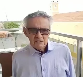 [VÍDEO] Potiguar de 79 anos viraliza na internet após procurar namorada de jeito inusitado: "Cinquentona pelo menos para dormir"