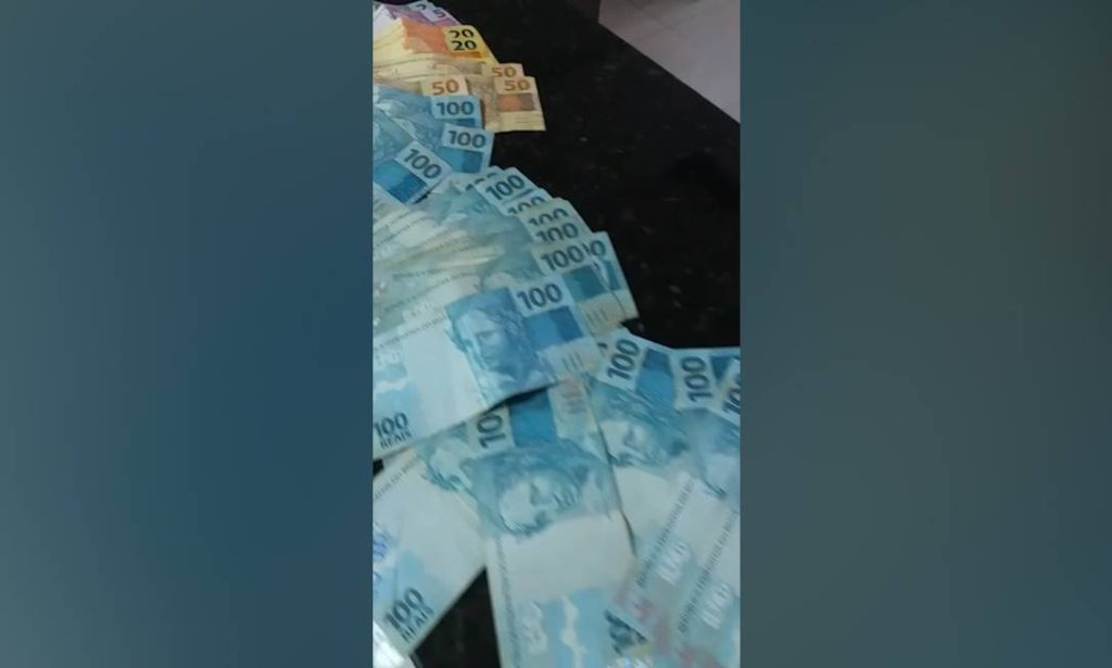 Pedreiro devolve quase R$ 5 mil encontrados em rodoviária no Pará: ‘Não é justo ficar com algo que não é...