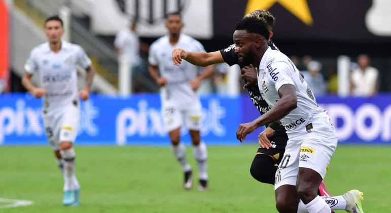 Corinthians fica duas vezes na frente, mas Santos busca o empate