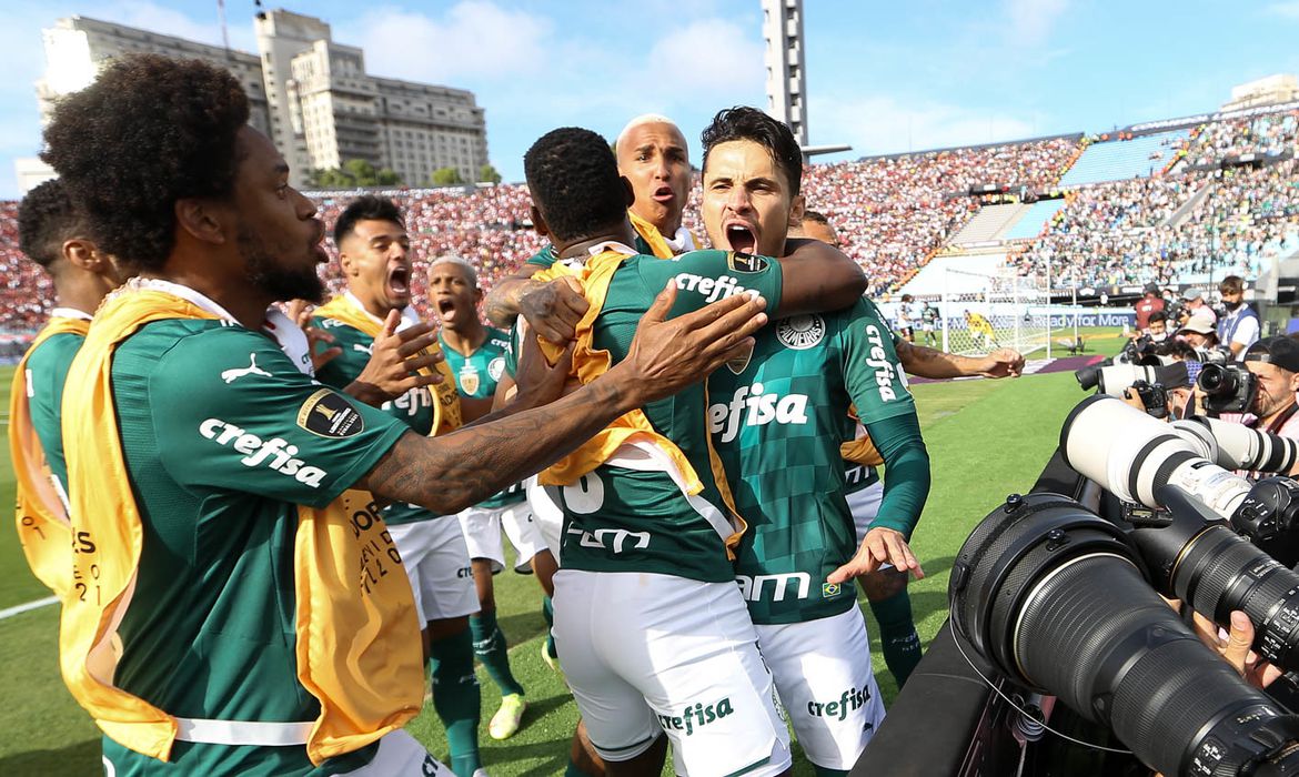 Palmeiras vence Flamengo na prorrogação e conquista Libertadores