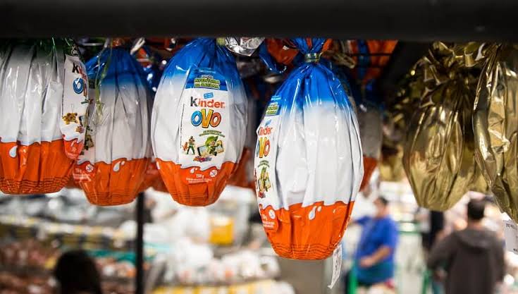 Entenda a contaminação que suspendeu lotes de chocolate Kinder ao redor do mundo