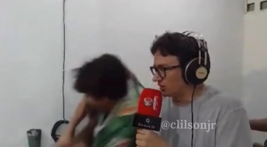 [VÍDEO] Irmão de prefeito e comentarista trocam socos em cabine de rádio durante transmissão de jogo