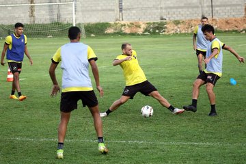 Curtinhas: reforço  é no anunciado domingo, Leandro Sena vai mudar, Copa do Brasil e muito mais