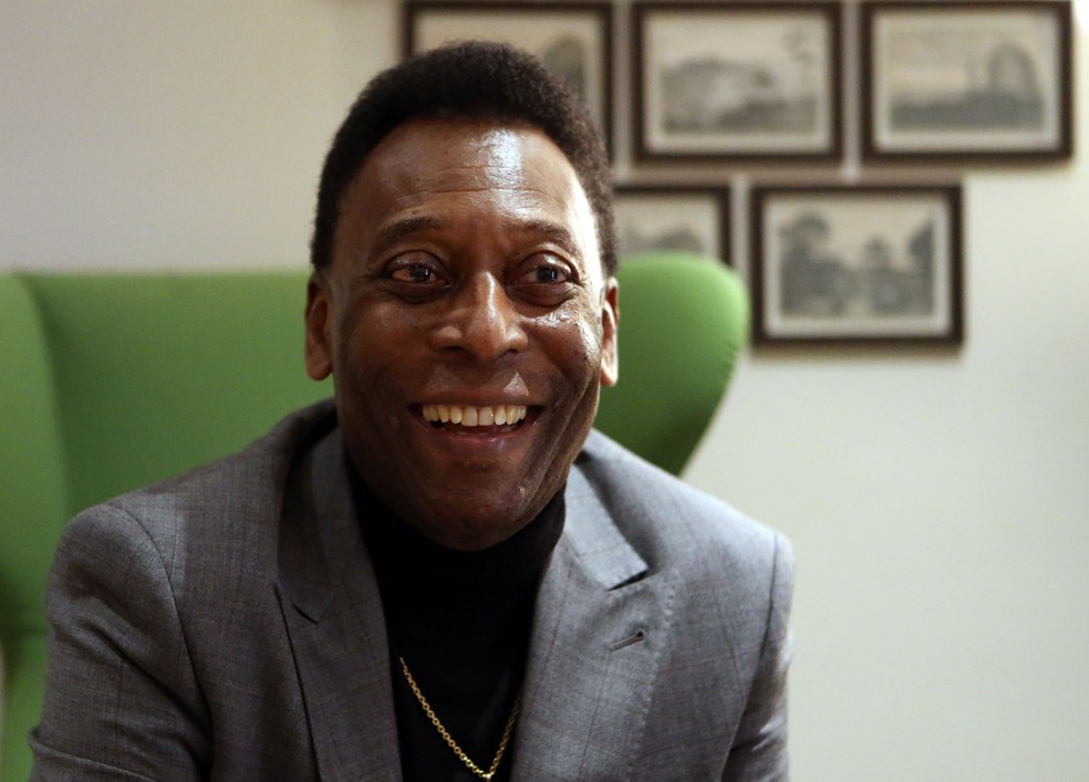 Pelé dá entrada em hospital de São Paulo