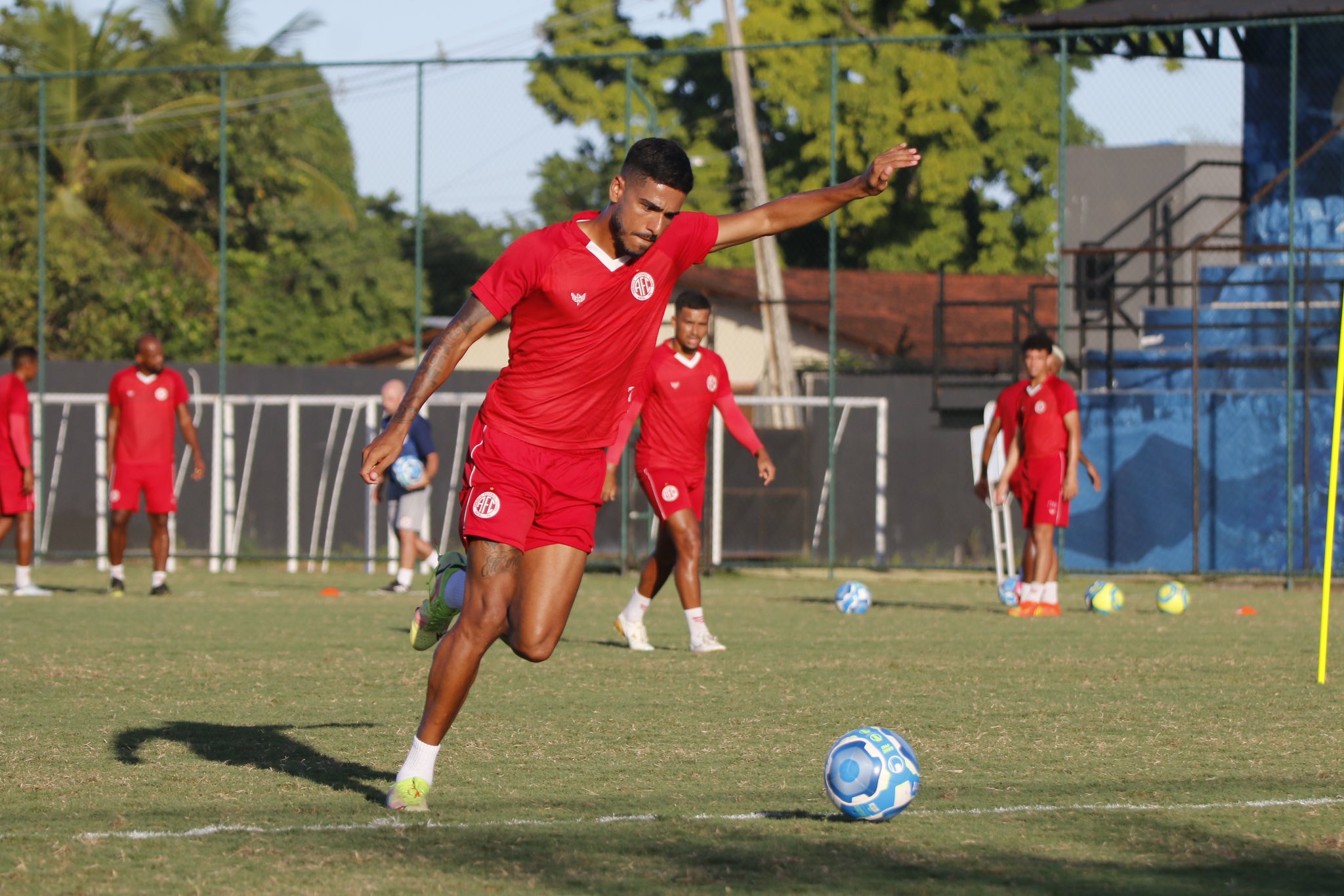 O América de Thiago Carvalho deve três ou quatro caras novas na estreia da Série C