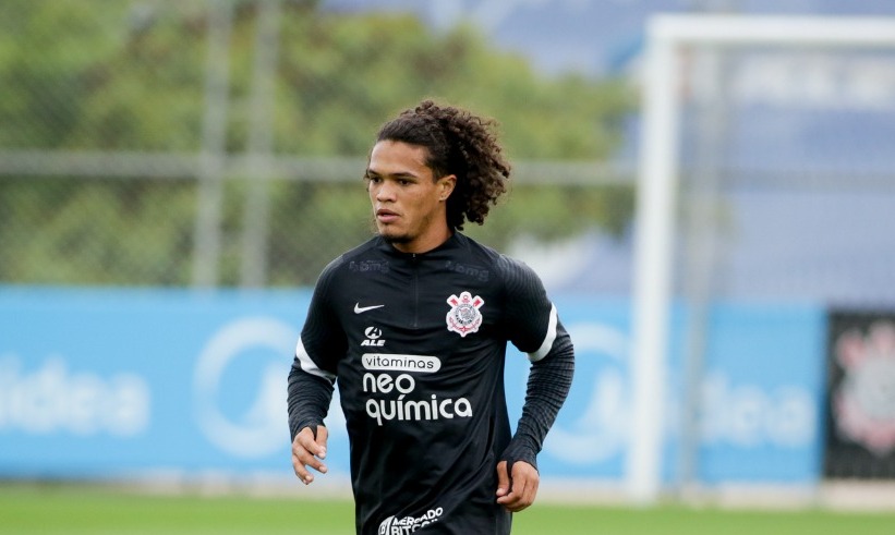 Jogador revelado pelo ABC recebe oportunidades do novo treinador do Corinthians