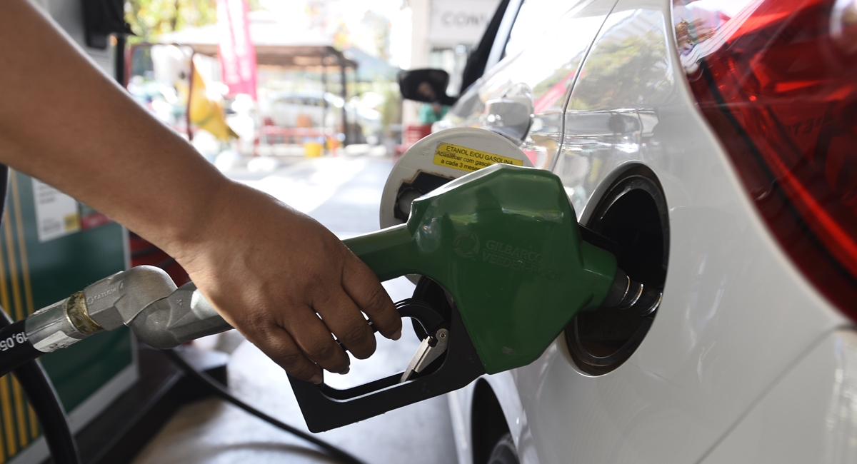 Petrobras anuncia nova redução no preço da gasolina