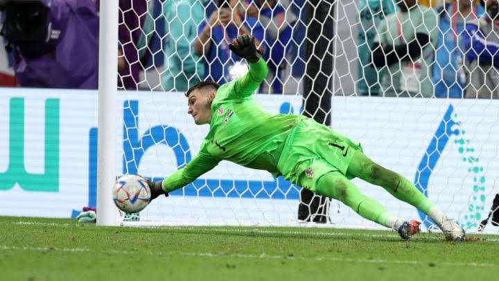 LUVAković: Goleiro defende três pênaltis e classifica Croacia contra Japão