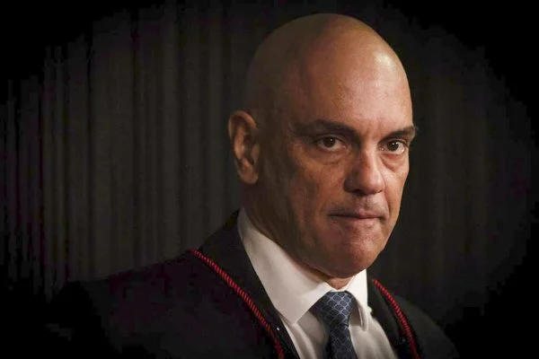 Moraes nega pedido para deixar relatoria de inquérito contra Bolsonaro