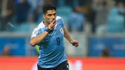 Grêmio troca documentos e acerta a contratação de Suárez