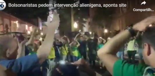 [VIDEO] Bolsonaristas pedem ajuda a 'extraterrestres' durante protesto em Porto Alegre, apontam sites