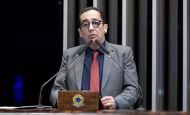 Senador pede novamente paralisação do Campeonato Brasileiro