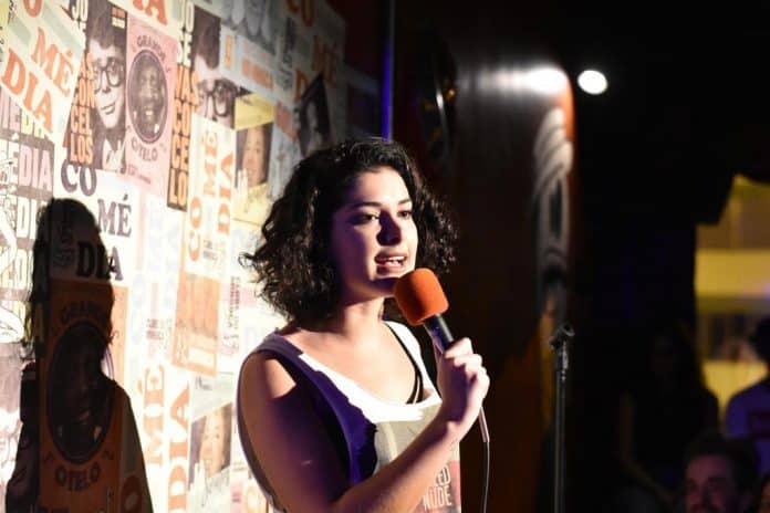 Entrevista: "A vida é muito boa, né gente?", conta Giovana Fagundes em show de stand up em Natal hoje (22)