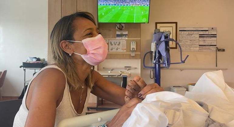 Pelé assiste à final da Copa no hospital, e momento é compartilhado pelas filhas