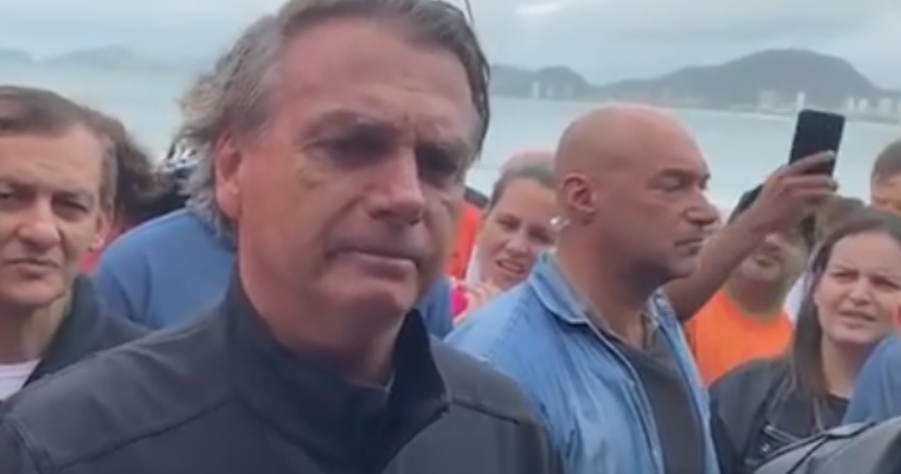 VIDEO: Bolsonaro afirma que "auxílio-modess" significaria impeachment