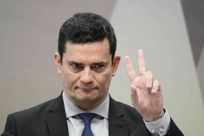 Moro: "Únicas reformas que Lula gosta são as do sítio de Atibaia e do triplex"