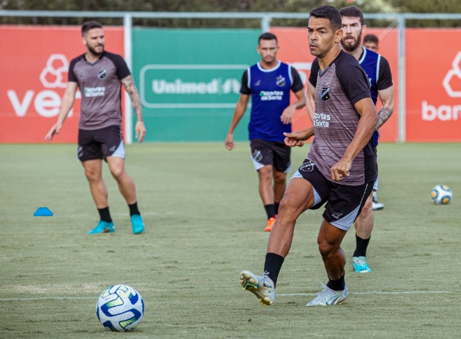 Xodó da torcida se despede do ABC e é anunciado pela segunda vez em clube