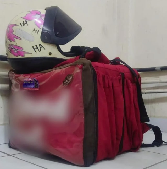 Motociclista com bolsa de entregador de lanches por aplicativo é flagrado com droga e preso por tráfico em Natal