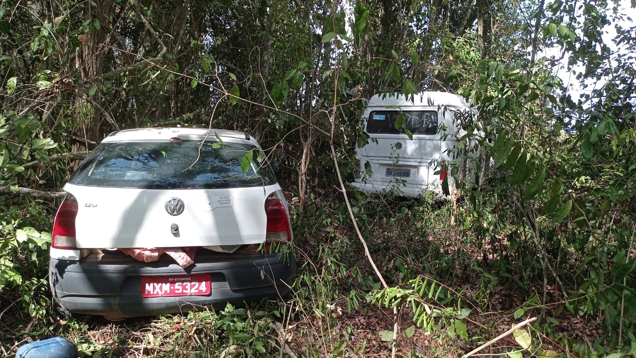 ‘Carroceiro’ encontra carros roubados em matagal na Grande Natal