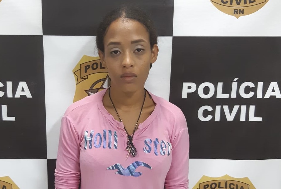 Mulher é presa em Natal após roubar carro de motorista de aplicativo e fazer ele refém