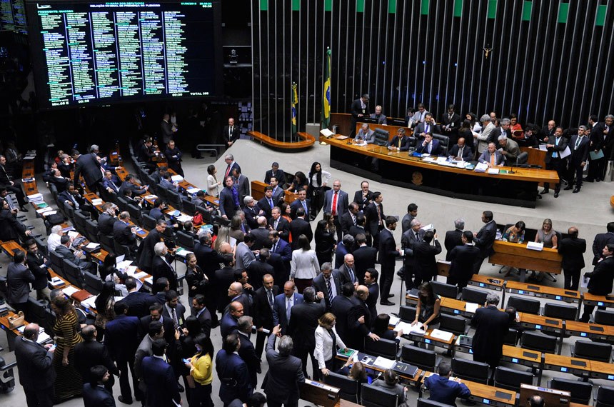 Câmara aprova MP que substitui Bolsa Família pelo Auxílio Brasil