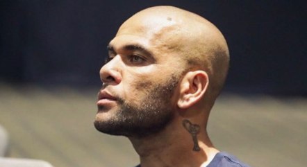 Daniel Alves discorda de decisão, mas anuncia que não recorrerá para agilizar julgamento