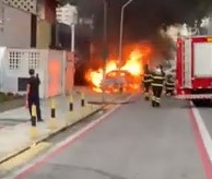 [VIDEO] Carro pega fogo e fica totalmente destruído na Prudente de Morais