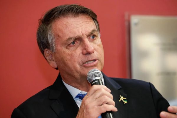 Bolsonaro é intimado pela PF a depor sobre vazamento de inquérito de ataque hacker ao TSE