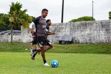 Curtinhas: dúvidas do América, estreias adiadas, sorrisos no ABC, família desfeita e mais