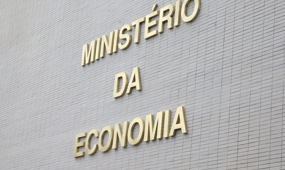 Governo Central tem déficit primário de R$ 50 bilhões em agosto