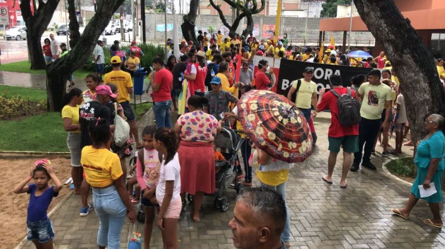 [FOTOS] No dia do trabalhador, movimentos sociais protestam contra Bolsonaro em Natal