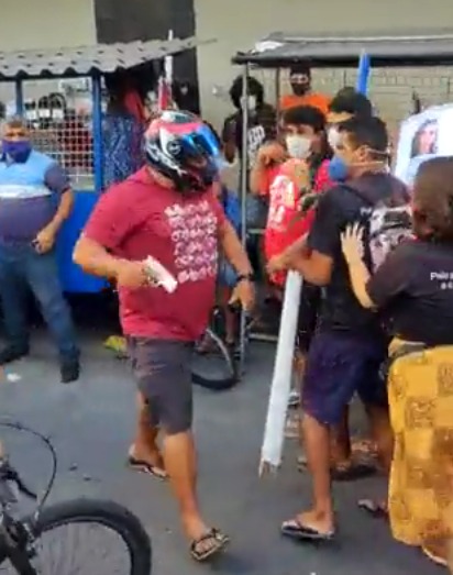 MP denuncia homem que sacou arma durante protesto feminista em Natal