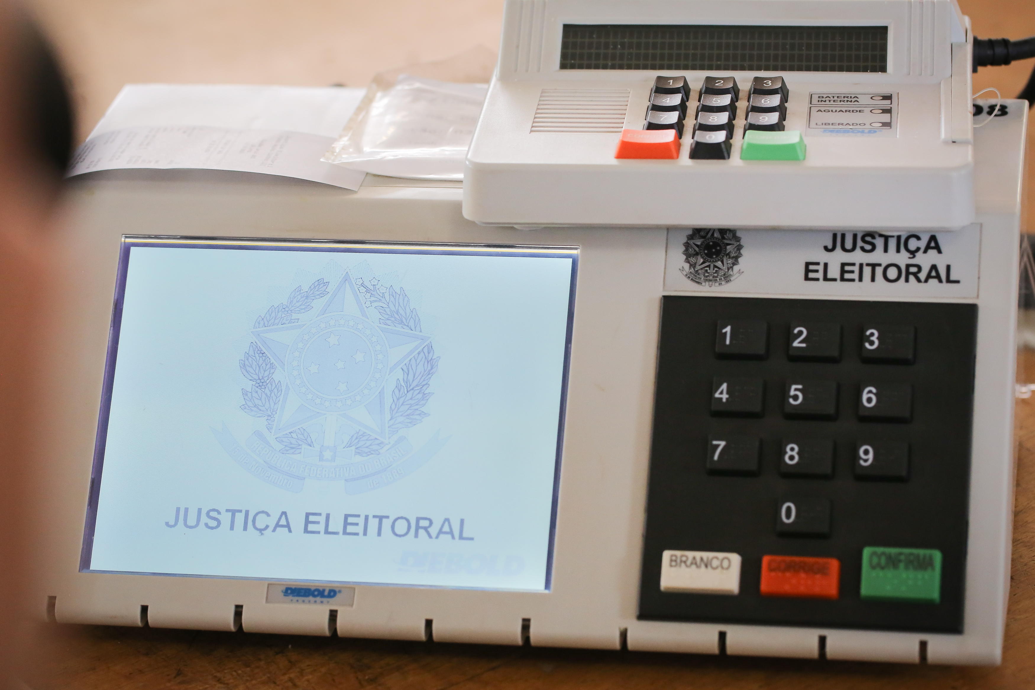 Militares recusam convite do TSE de participar de teste da urna eletrônica