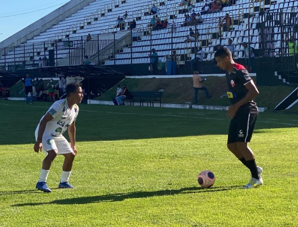 Santa Cruz e ASSU empatam em 2 a 2 com gol de pênalti polêmico