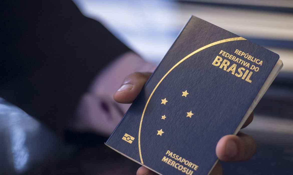 Embaixada americana divulga regras para brasileiros viajarem aos EUA