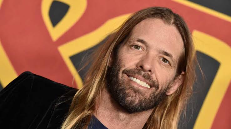 Icônico baterista do Foo Fighters morre e banda cancela show no Brasil