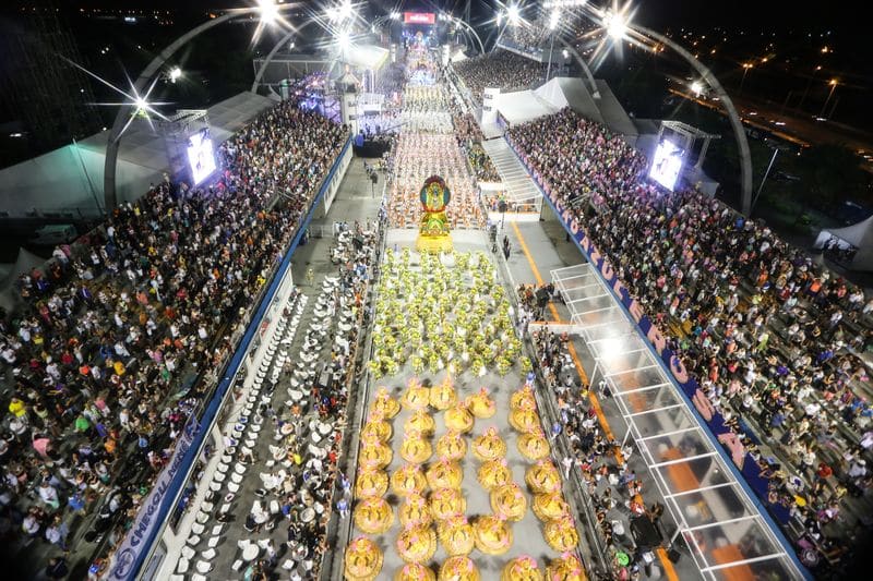 Prefeitura de São Paulo cancela carnaval de rua, mas mantém desfiles no Sambódromo