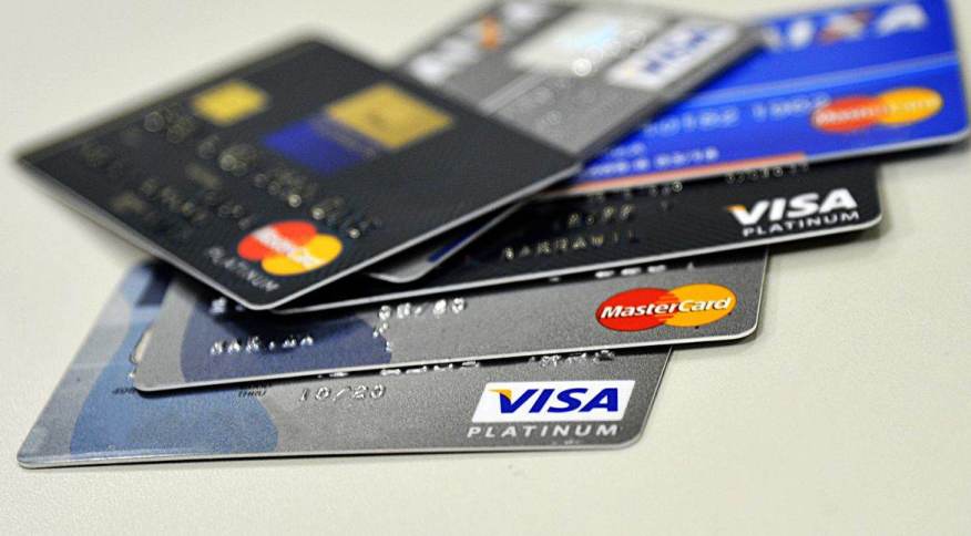 Visa e Mastercard suspendem operações na Rússia