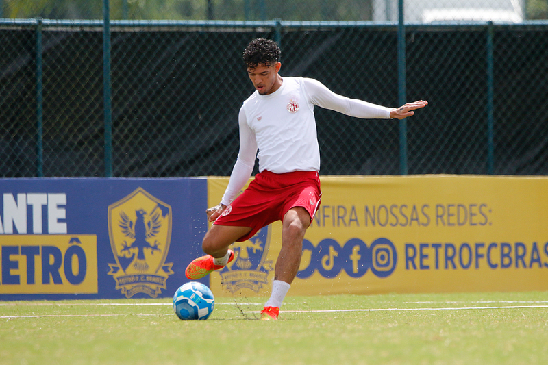 América apresenta mais dois reforços