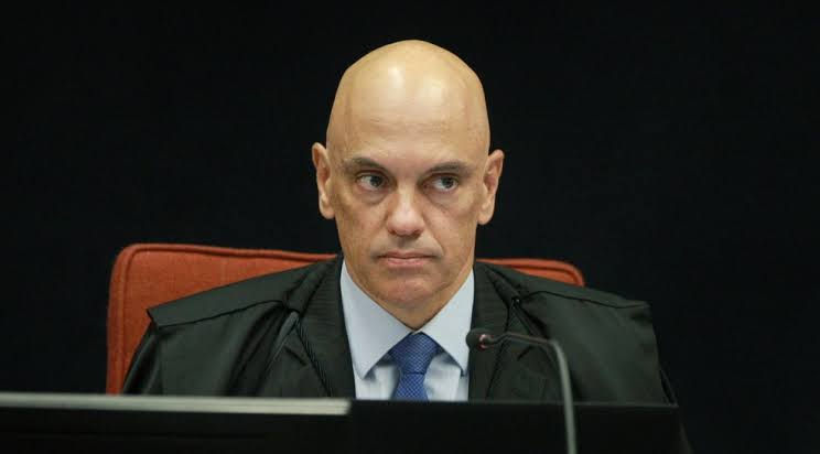 Alexandre de Moraes proíbe deputado Daniel Silveira de conceder entrevista