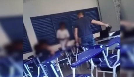 [VÍDEO] Professor xinga aluno em sala de aula de escola pública do DF: “Seu m*rda”