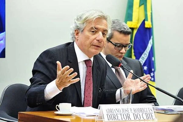 Adriano Pires oficializa desistência da Petrobras em carta a ministro