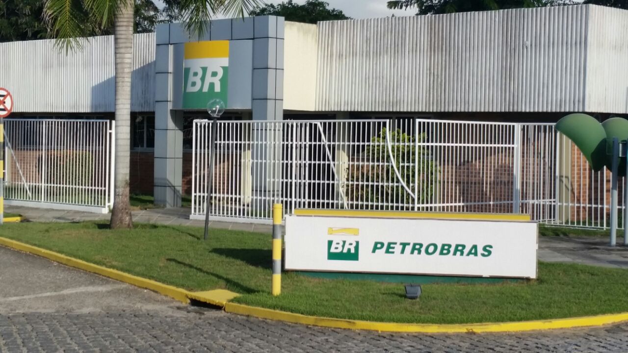 Petrobras deve transferir todos os trabalhadores do RN para outros estados, afirma diretor do sindicato