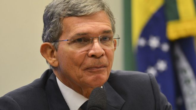 Presidente da Petrobras vai ao Senado explicar preço dos combustíveis