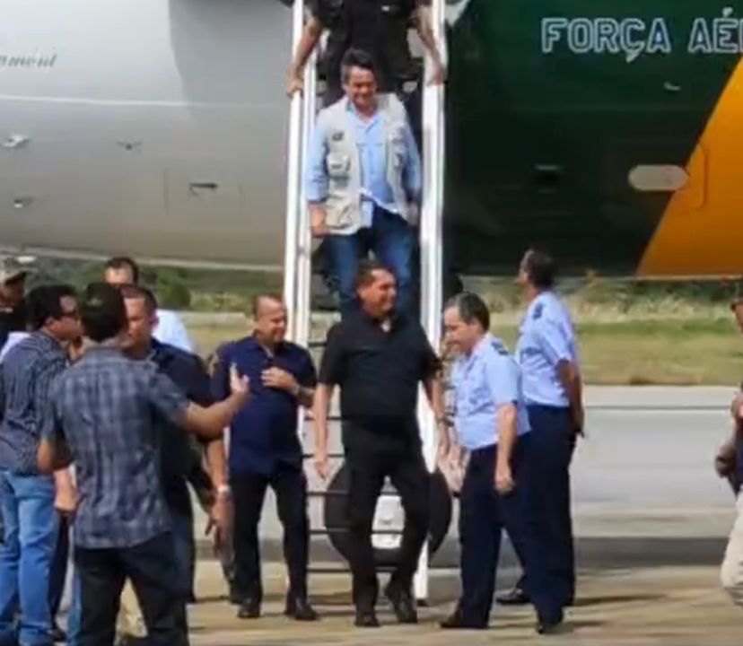 Bolsonaro chega ao RN para inaugurar estação da CBTU em Parnamirim