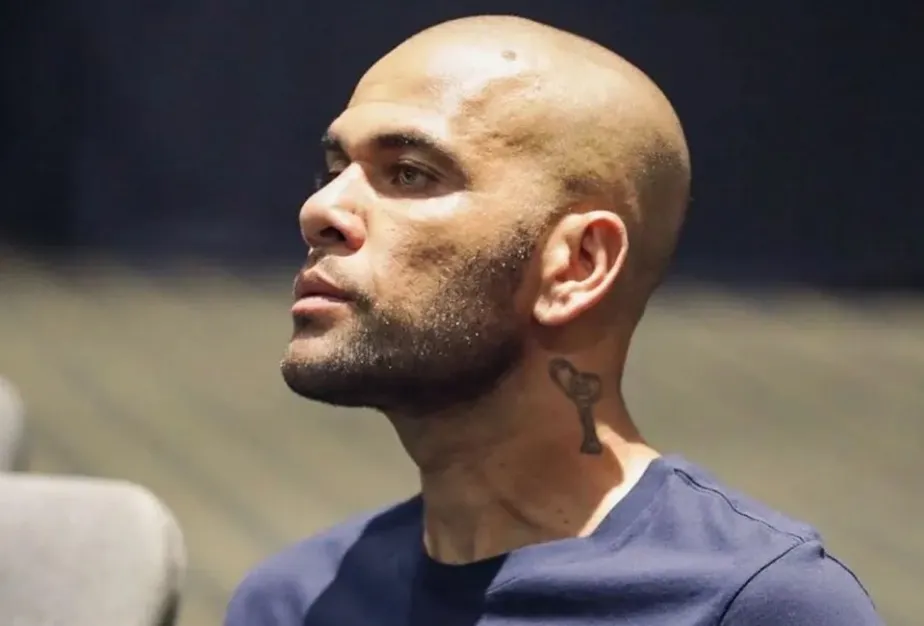 Daniel Alves presta novo depoimento à Justiça espanhola