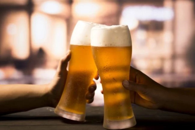 Duas cervejas por dia reduzem risco de demência, revela novo estudo
