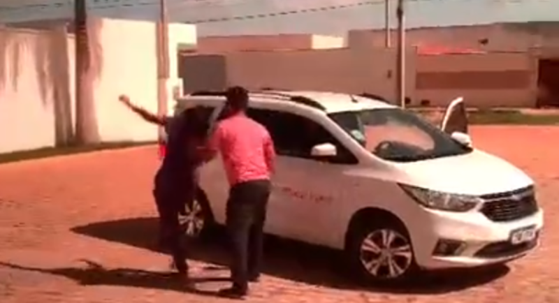 [VÍDEO] Após ser filmado agredindo mulher, servidor da prefeitura de Assú é exonerado