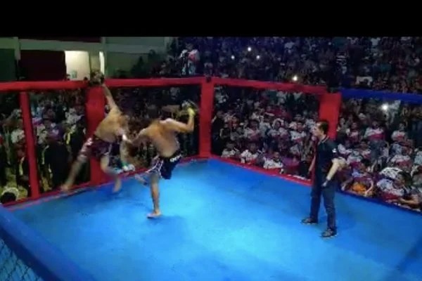 [VÍDEO] MMA: Prefeito e vereador da oposição saem na porrada para resolver problemas políticos