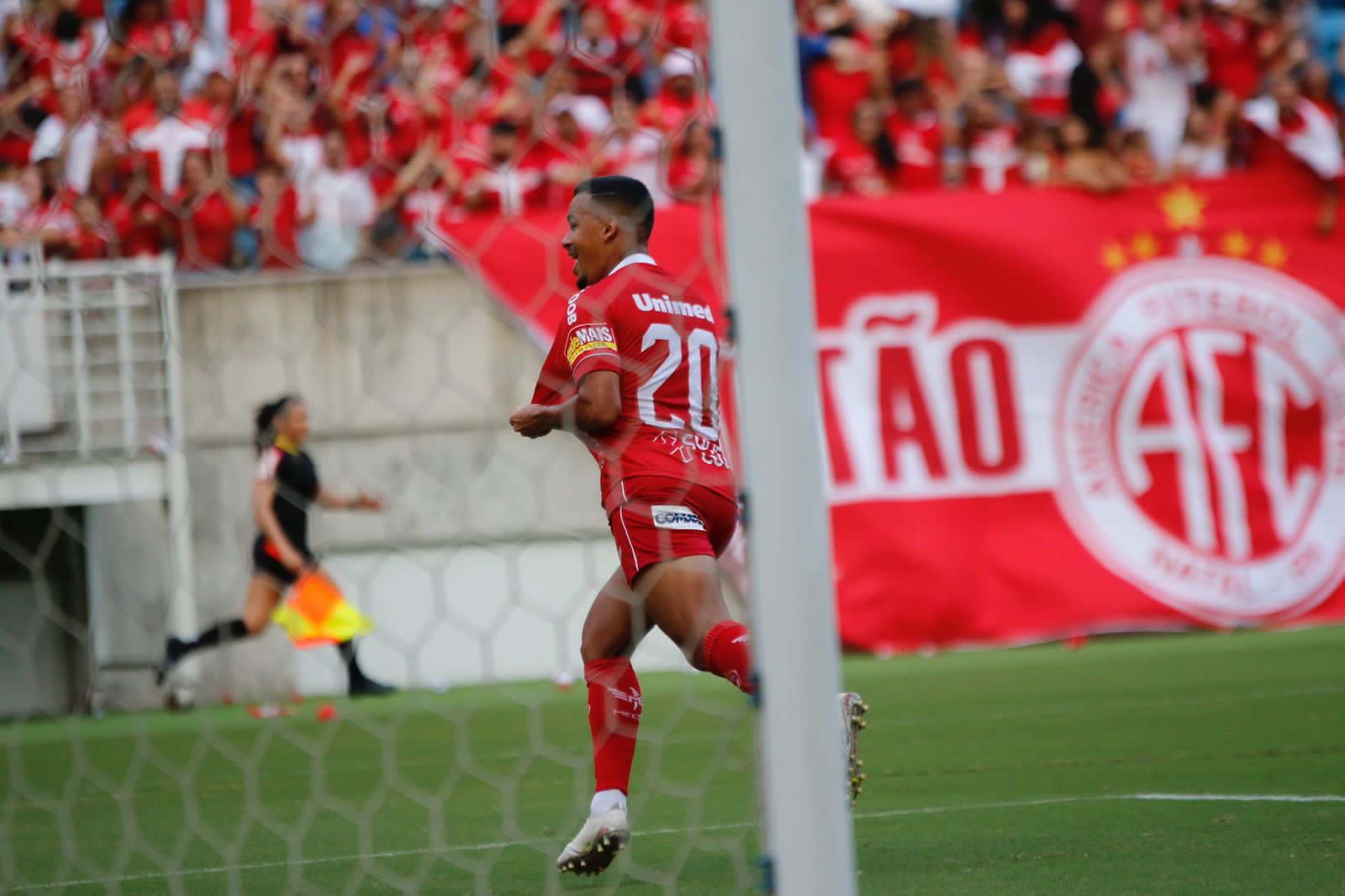 América vence o Pouso Alegre de 2 a 0 e abre boa vantagem em busca do título